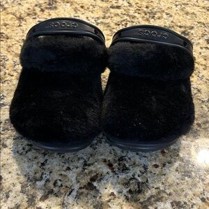 CROCS Black Fuzzy Clogs